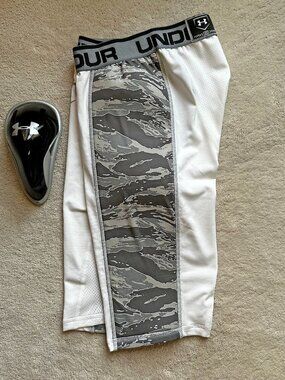 UNDER ARMOUR HeatGear White/Grey Camo COMPRESSION SHORTS with CUP Size M